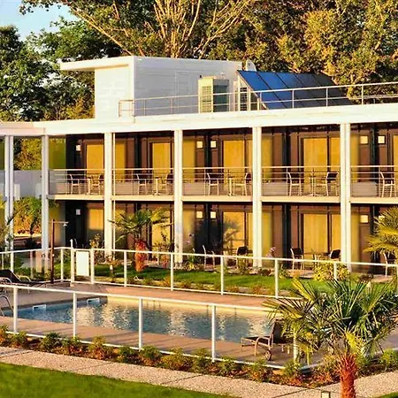 Hotel Eden Park Est, Avec Piscine 3*