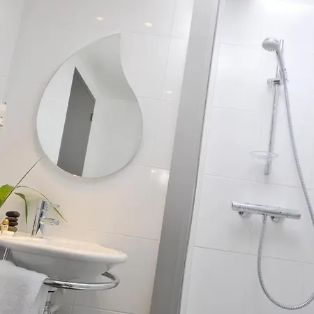 Eden Park Est, Avec Piscine Pau