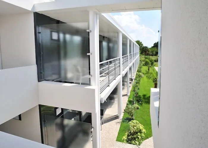 Eden Park Est, Avec Piscine Hotel Pau