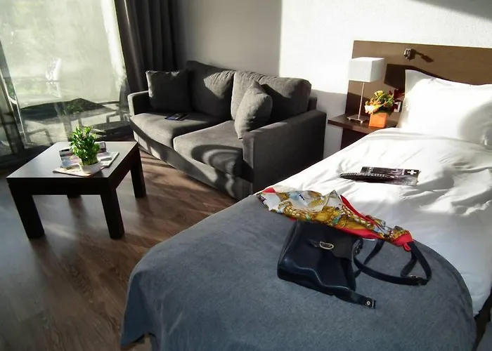 Eden Park Est, Avec Piscine Pau