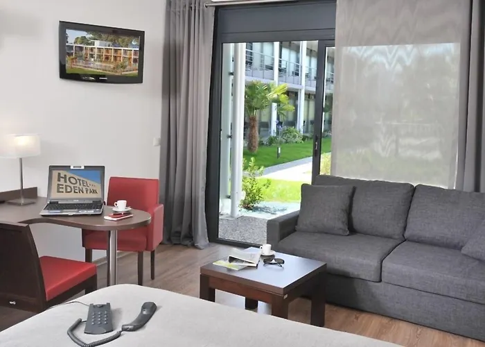 Eden Park Est, Avec Piscine 3* Pau