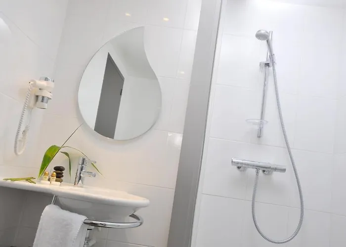 Eden Park Est, Avec Piscine Pau